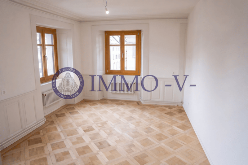 Charakter und Eleganz im Stadtzentrum - renovierte Wohnung mit Charme (10)