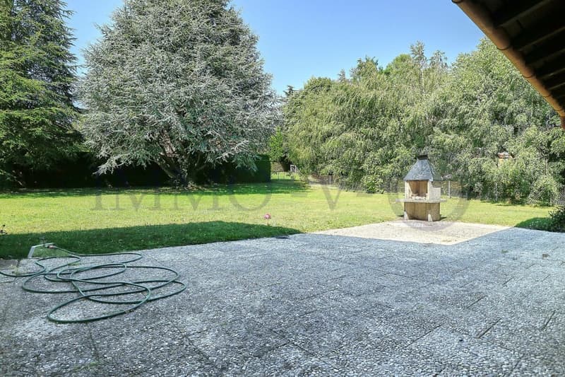 Spacious Villa with Large Idyllic Garden (5)