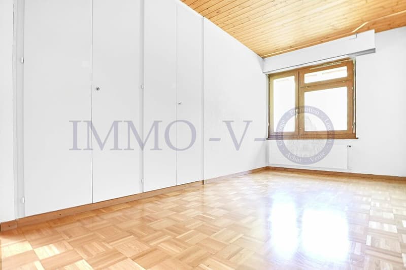 Spacious Villa with Large Idyllic Garden (10)