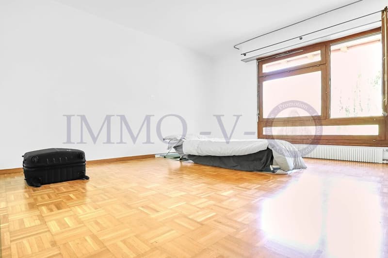 Spacious Villa with Large Idyllic Garden (7)