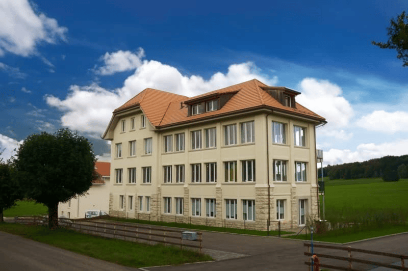 Loft Lumineux de 177m² : Vivez dans un Cadre Historique avec Vue Dégagée (1)