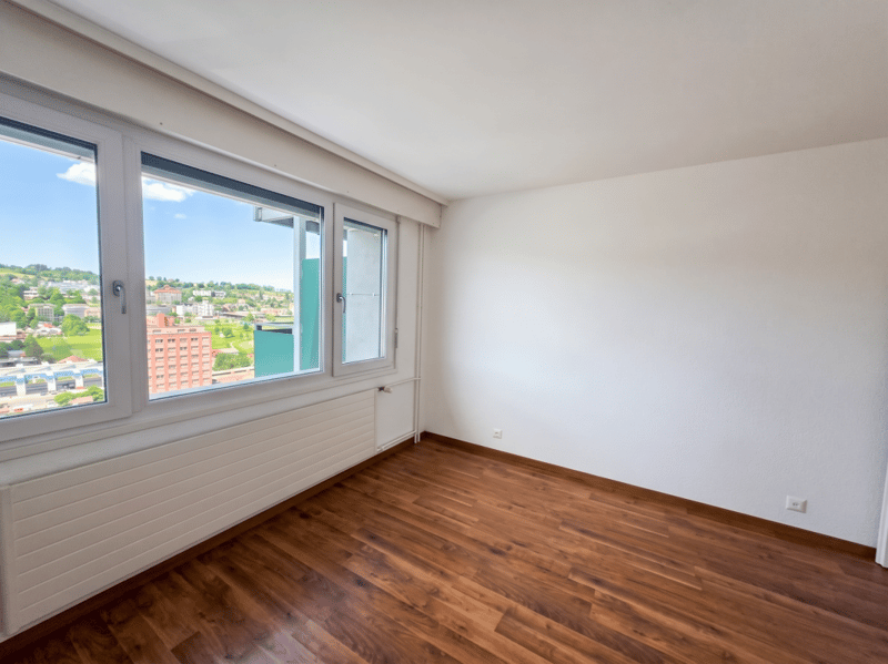 Dream come true: Magnificent 3.5 rooms fully renovated with city view (4)