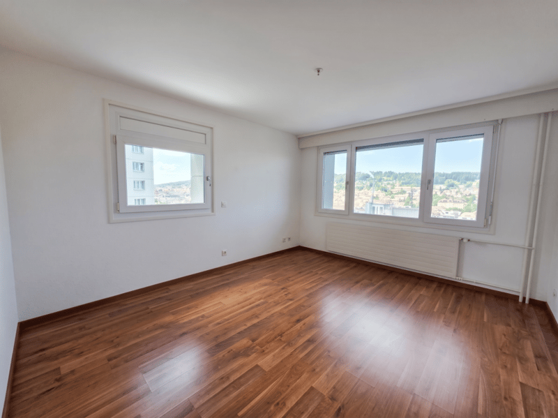 Dream come true: Magnificent 3.5 rooms fully renovated with city view (5)