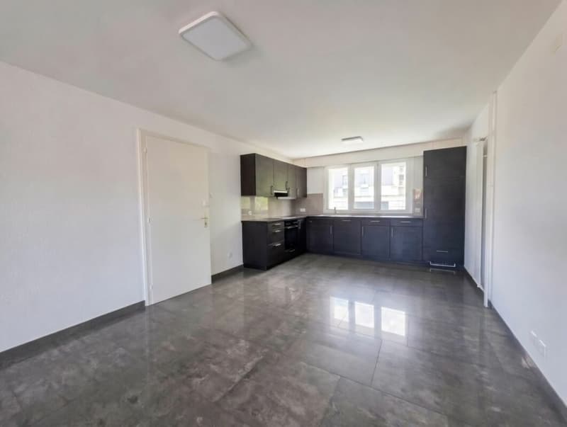 Dream come true: Magnificent 3.5 rooms fully renovated with city view (1)