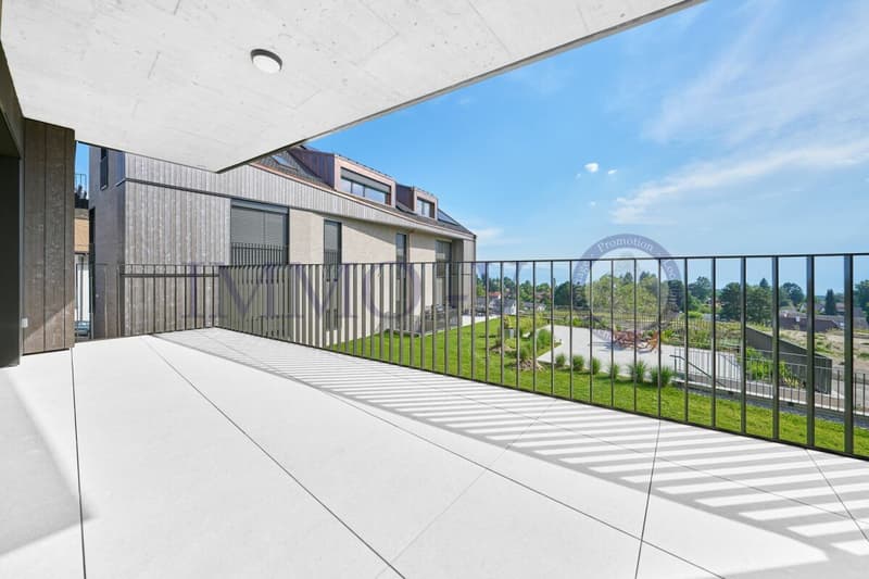 NUOVO E CONTEMPORANEO DI ALTO LIVELLO CON BALCONE-TERRAZZA (1)