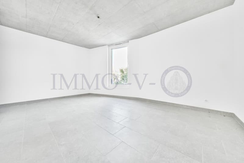 NUOVO E CONTEMPORANEO DI ALTO LIVELLO CON BALCONE-TERRAZZA (6)