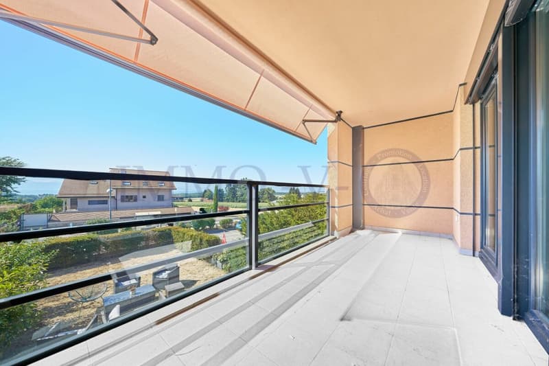 Contemporary and bright with balcony-terrace (1)