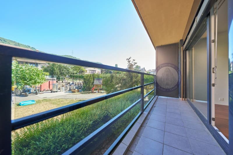 Contemporary and bright with balcony-terrace (6)