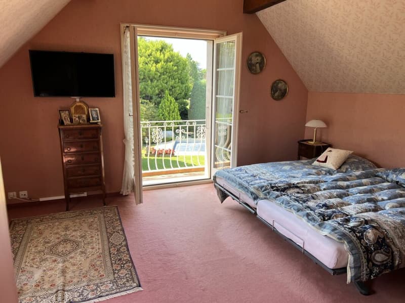 Villa indipendente con piscina a Vufflens-le-Château: Superbo potenziale di ristrutturazione (13)