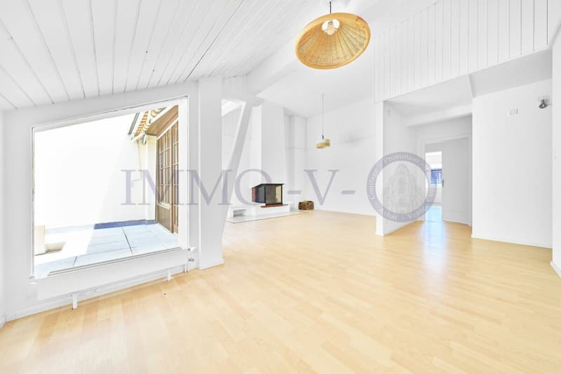 Geräumiges renoviertes Dachgeschoss mit Charme und Balkon-Terrasse mit Seeblick (1)