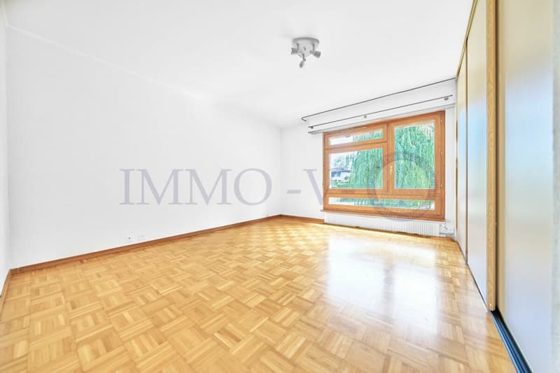 Spacious Villa with Large Idyllic Garden (7)