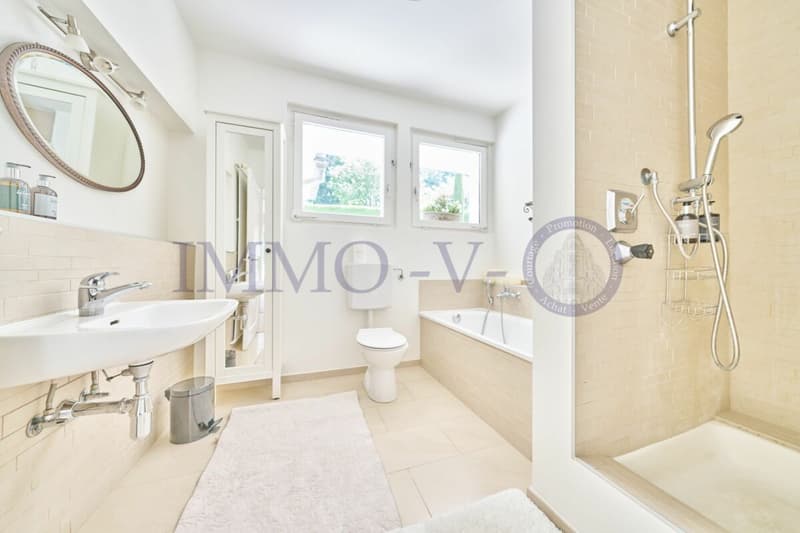DE PRESTIGE AVEC PISCINE ET VUE PANORAMIQUE - MEUBLEE (12)