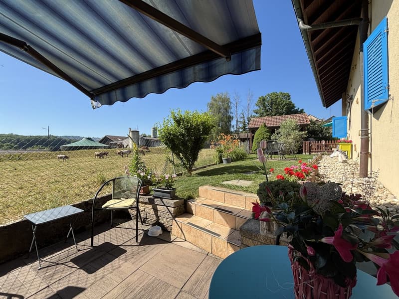 Rare : 2 maisons avec solaire + pompe à chaleur · piscine · 5 min Yverdon (17)