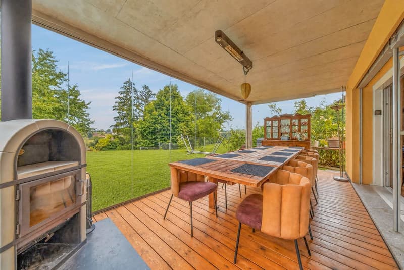 Villa familiale récente avec piscine chauffée et vue dégagée (4)