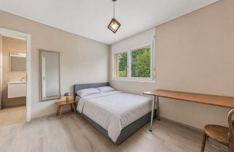 Villa familiale récente avec piscine chauffée et vue dégagée (12)