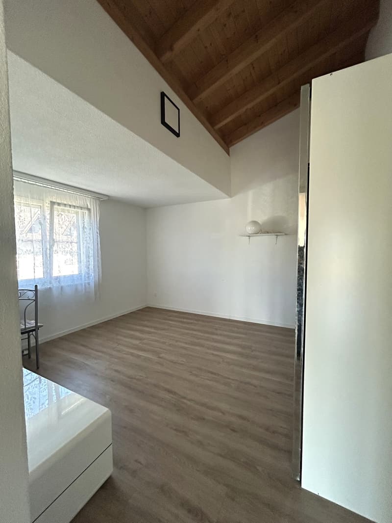 Helle 4.5-Zimmer-Dachwohnung mit Balkon in Uznach (7)