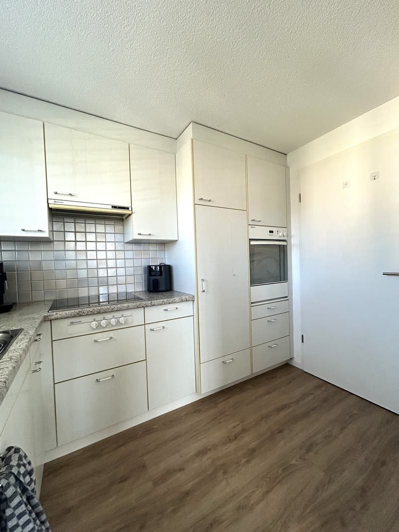 Helle 4.5-Zimmer-Dachwohnung mit Balkon in Uznach (11)