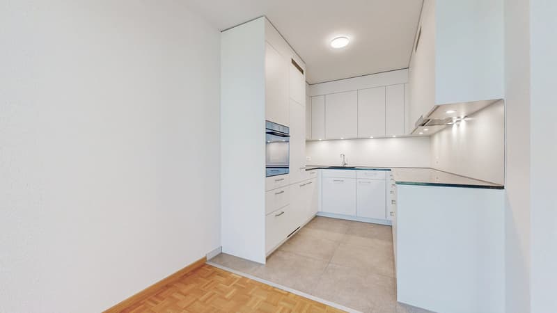 Grosse und helle 2.5 Zimmerwohnung im 2.OG (3)