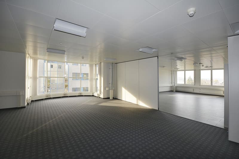 Airport Business Center, 1470 m2 hochwertig ausgebaute Bürofläche (1)