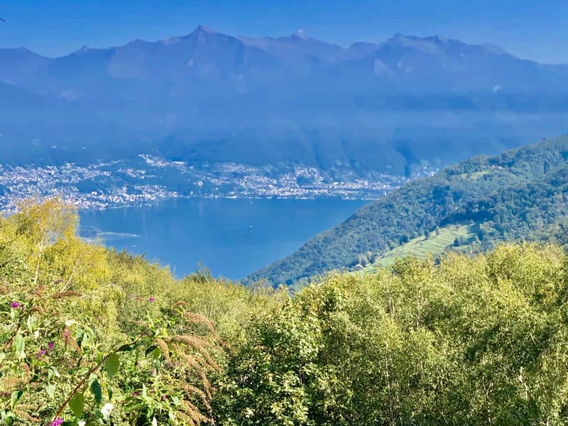 Renoviertes Steinrustico in ruhiger und sonniger Lage mit Traumseeblick auf den Lago Maggiore (13)