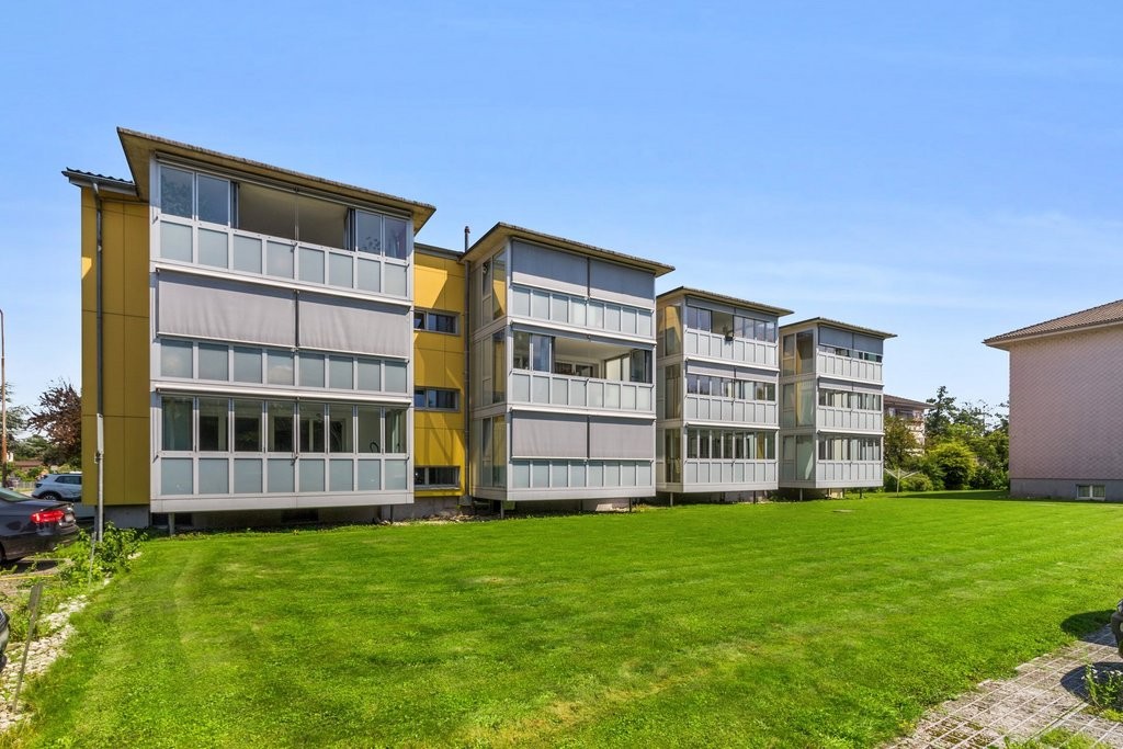 Bild Helle und familienfreundliche Wohnung mit Wintergarten