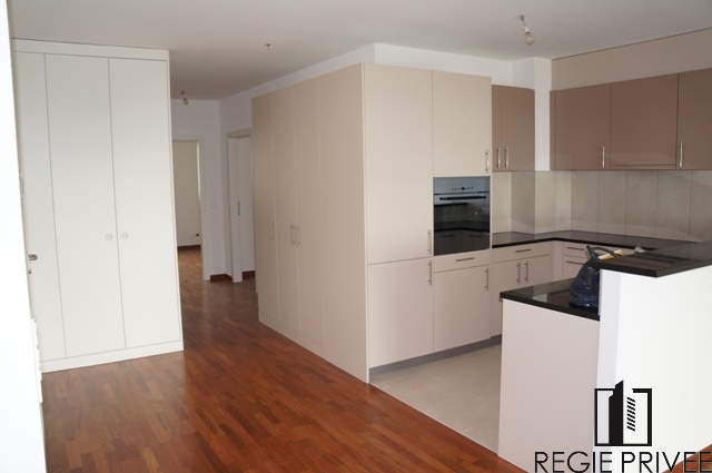 Bild Superbe appartement de 2.5 pièces avec balcon et vue sur le lac