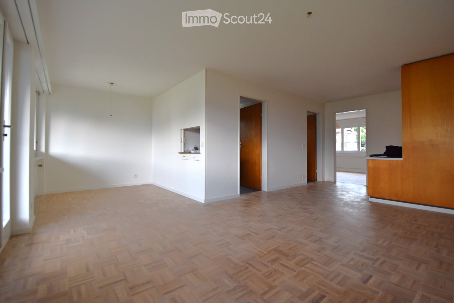 Bild Helle Wohnung in Spiez mit Aussicht und Charme