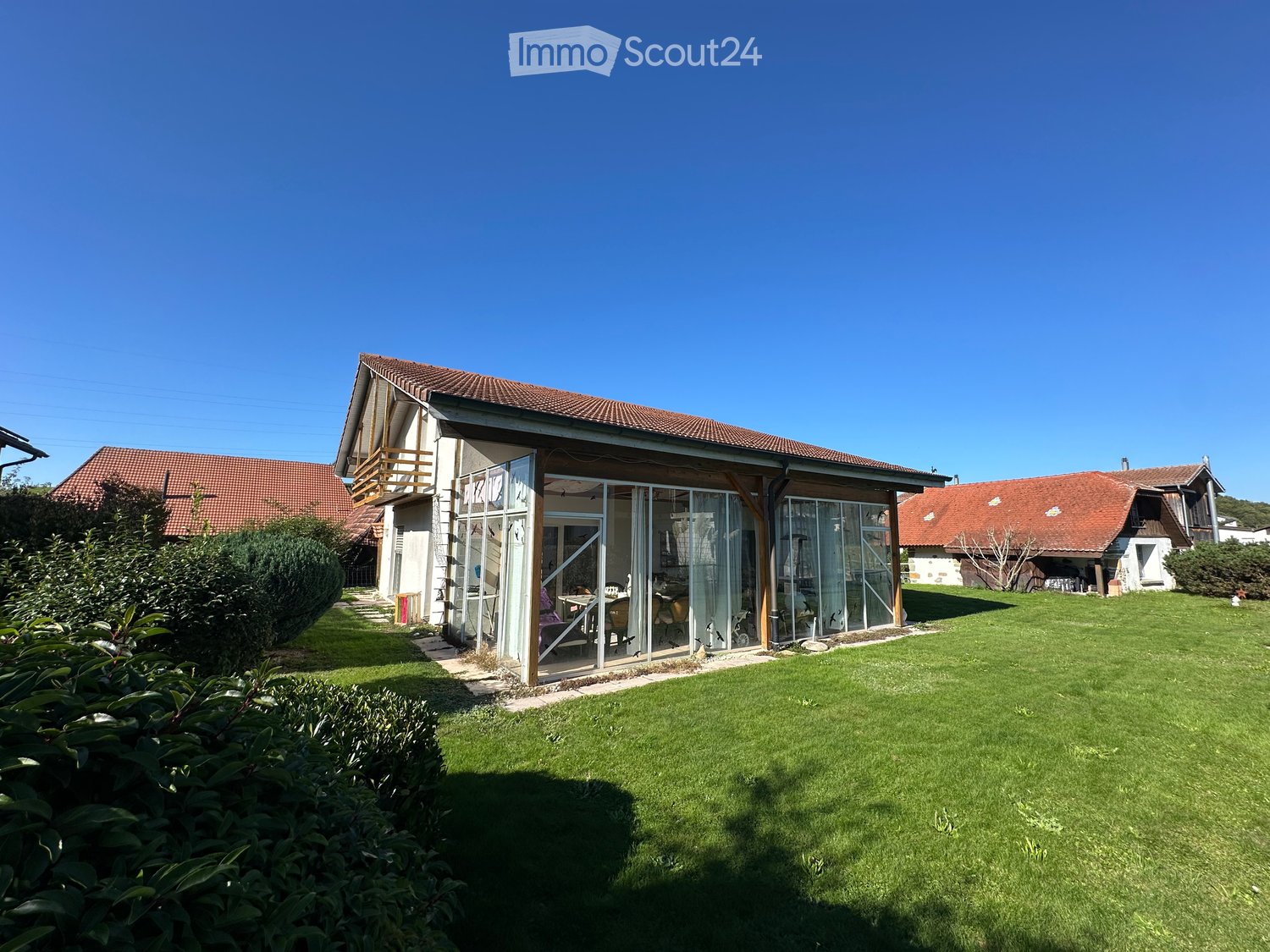 Immobilie in Galmiz - Single-familyhousewithrentedoutbuildingnearMurten - Bild 2