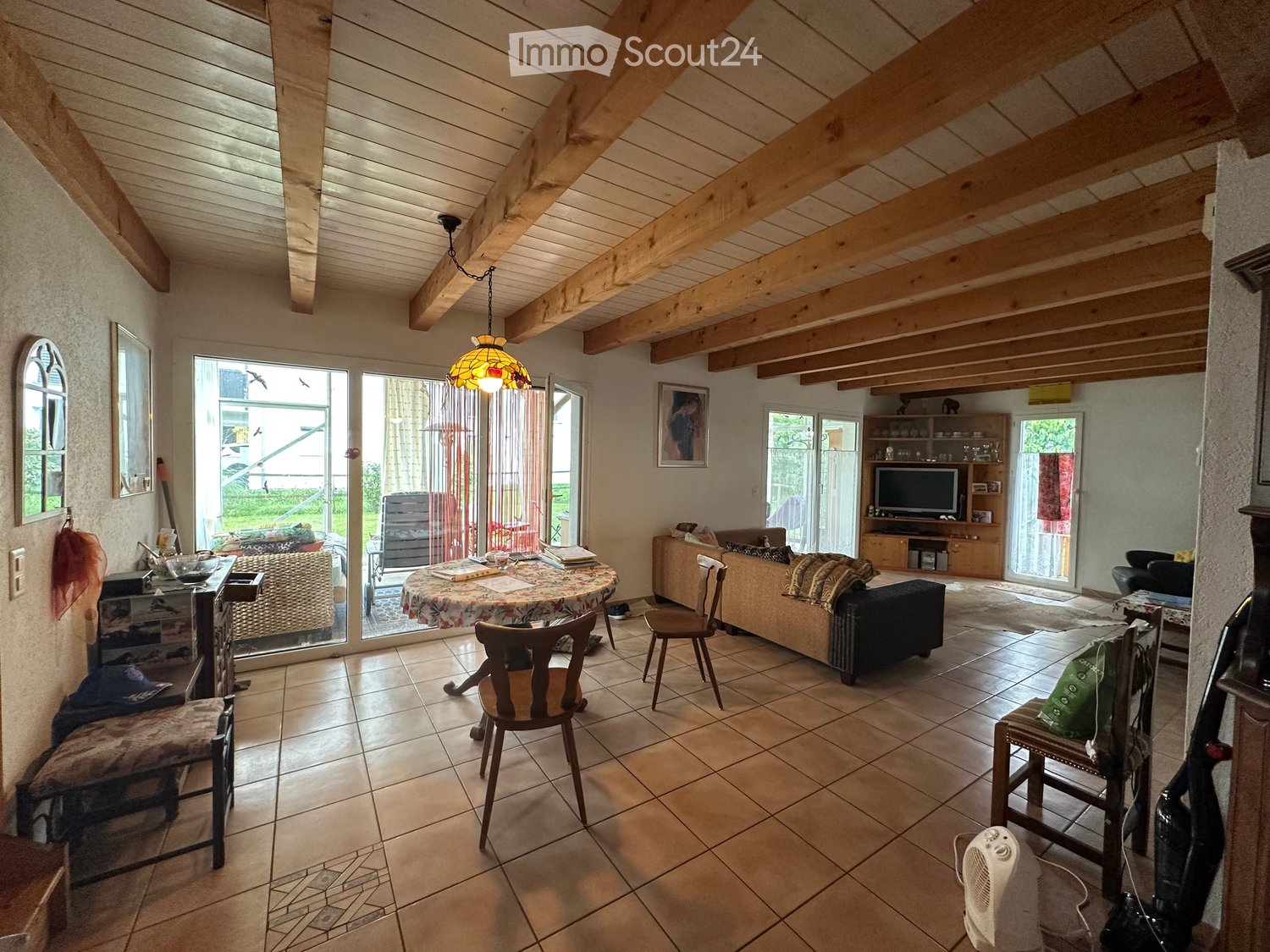 Immobilie in Galmiz - Single-familyhousewithrentedoutbuildingnearMurten - Bild 4