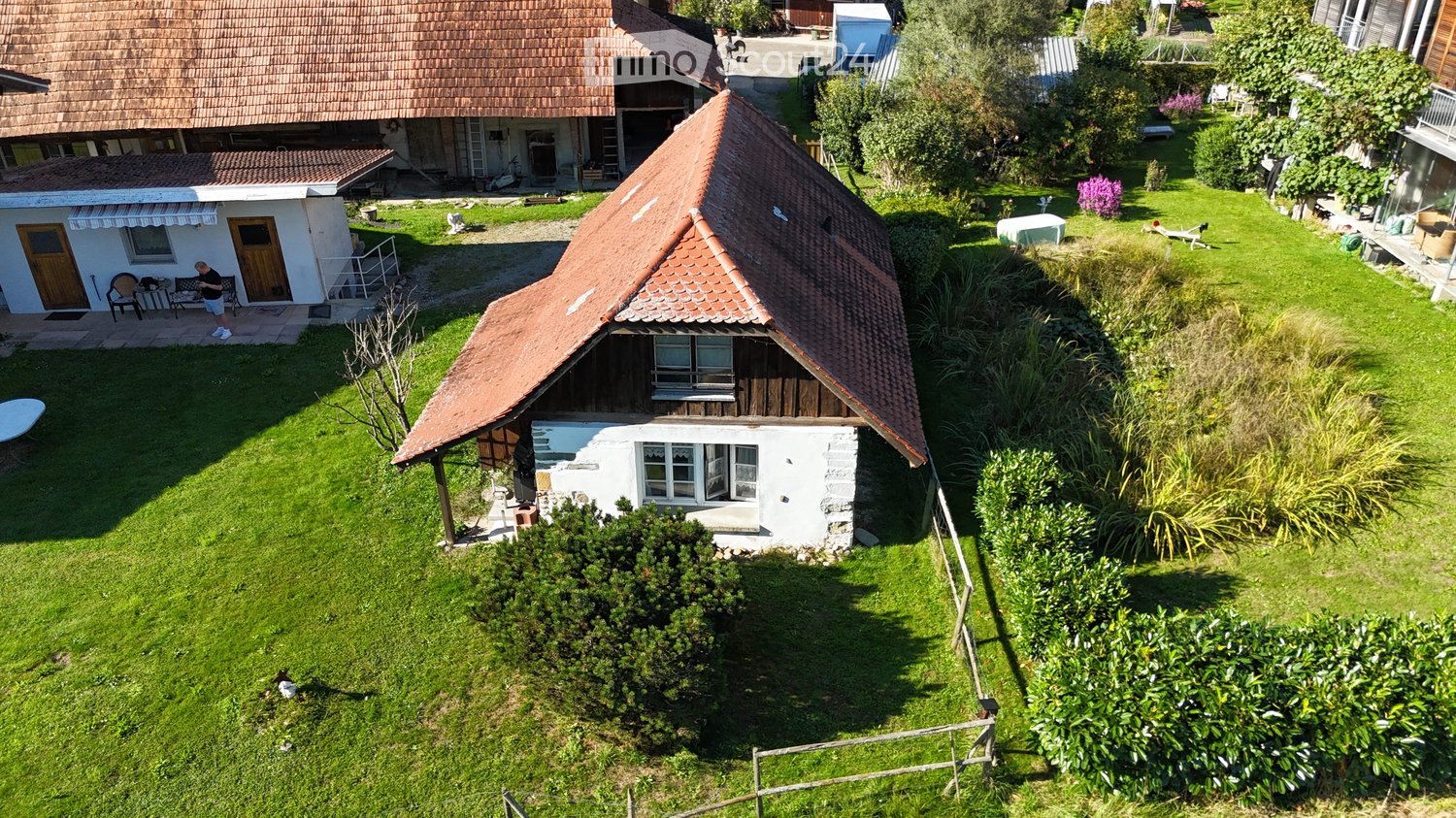 Immobilie in Galmiz - Single-familyhousewithrentedoutbuildingnearMurten - Bild 7