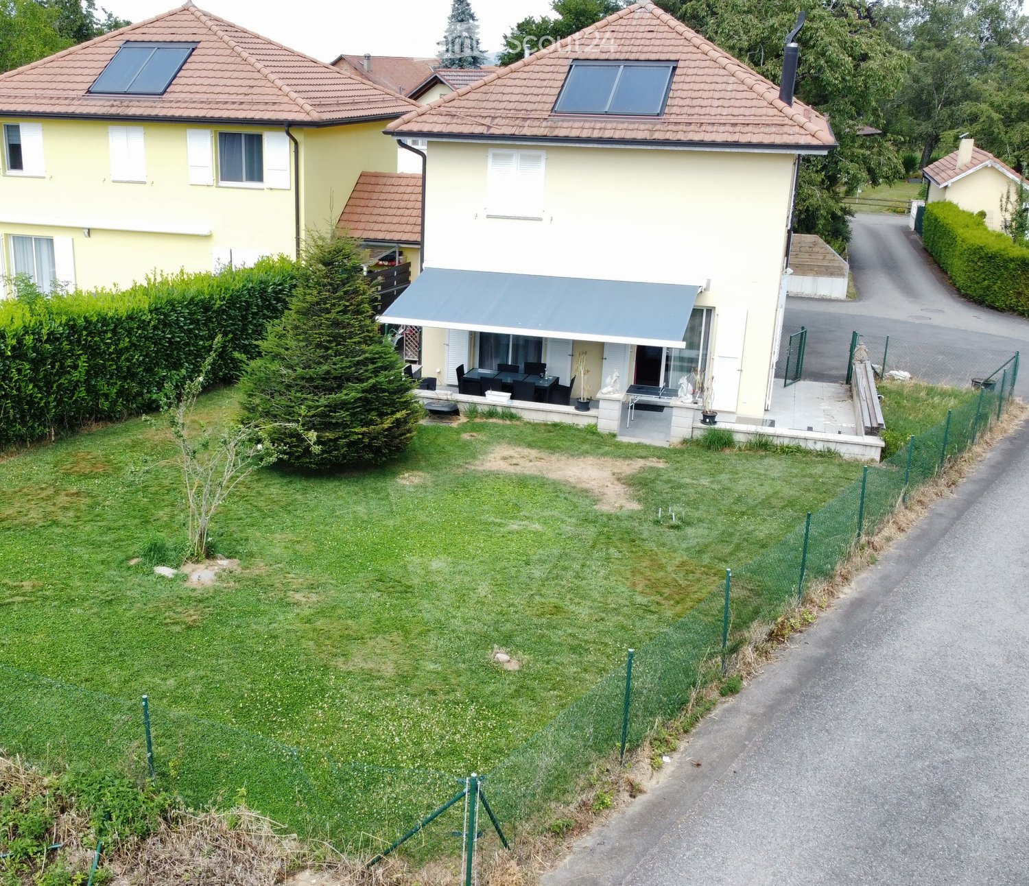 Detached house with a terrace, 2 levels, garage