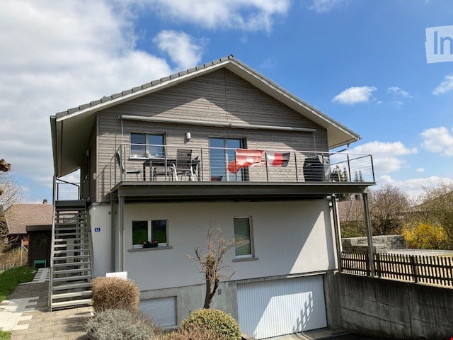 Detached house with 3 floors, balcony, staircase, garage, brick flooring