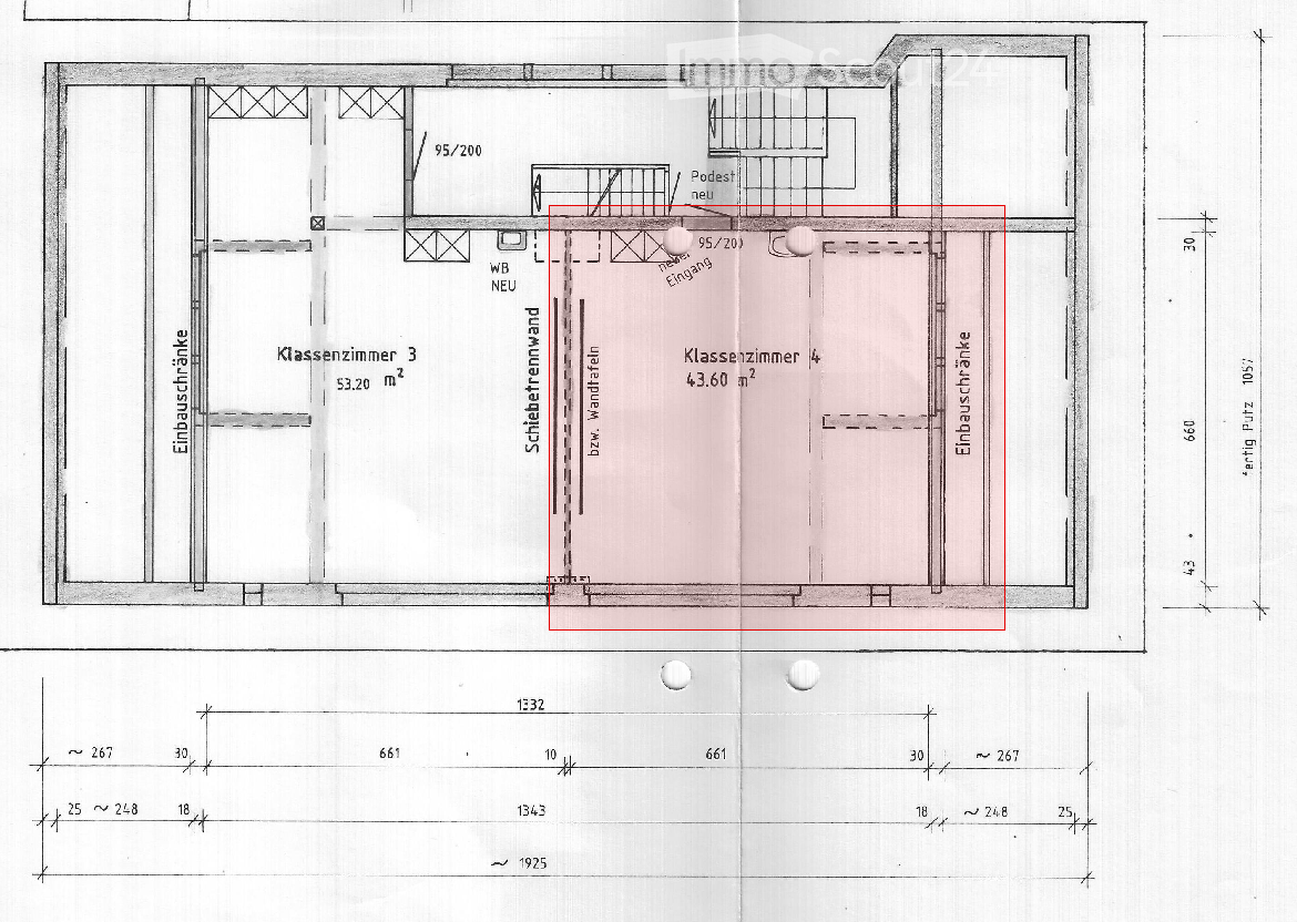 Floor plan showing two classrooms (Klassenzimmer 3 and Klassenzimmer 4) with dimensions, entrance, and structural details.