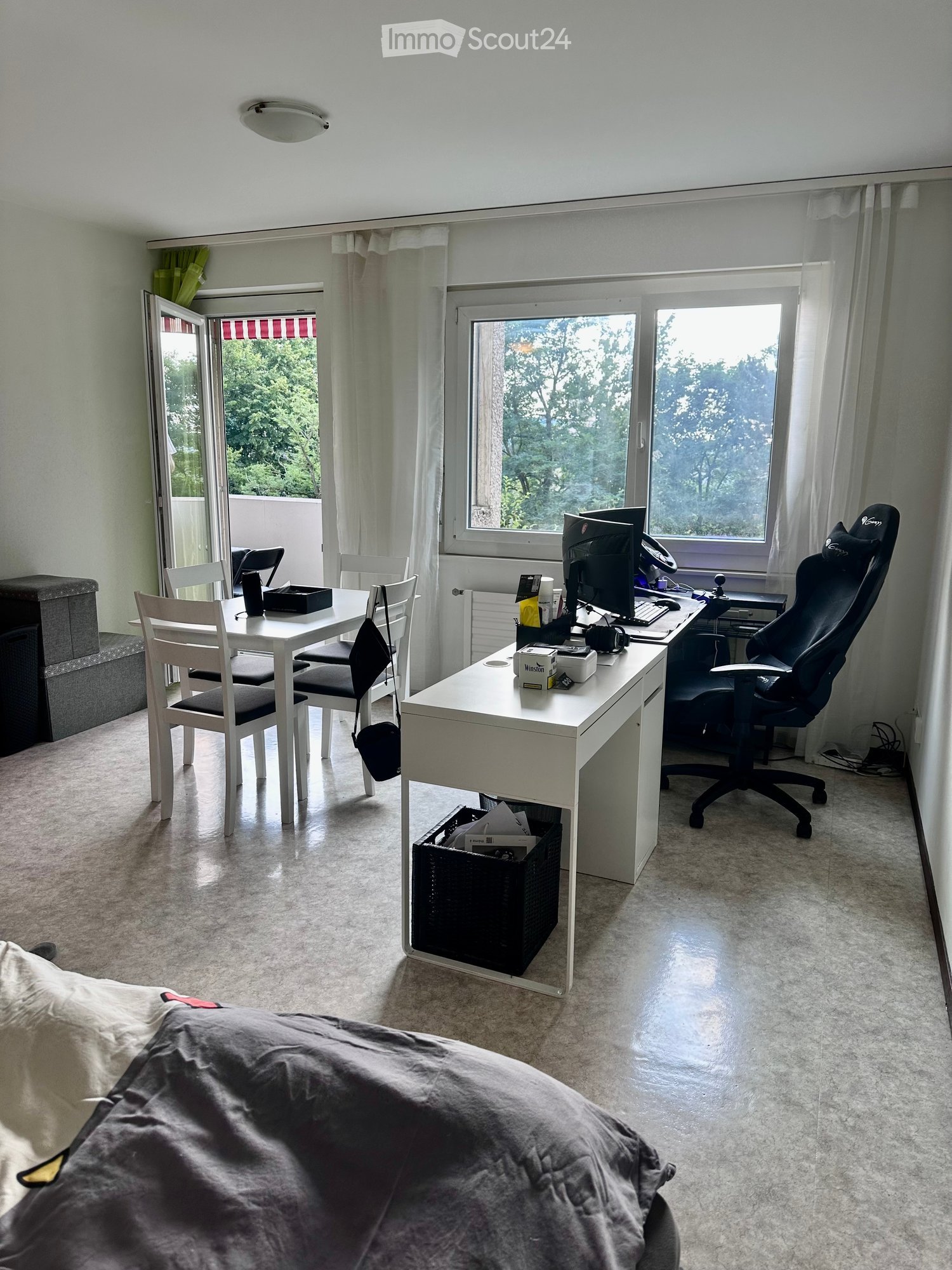 {"visible_features": ["Balcony / Terrace"], "type": "Furnished Room", "objects": ["sofa", "chair", "table", "chair", "chair", "chair", "chair", "chair", "chair", "chair", "chair", "chair", "chair", "chair", "chair", "chair", "chair", "chair", "chair", "ch