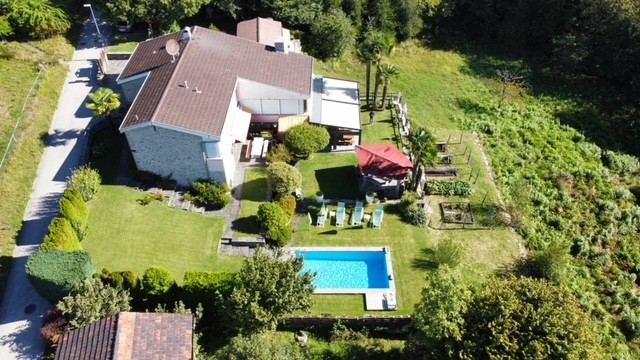 detached house, garden, pool, aerial view, view of surroundings
