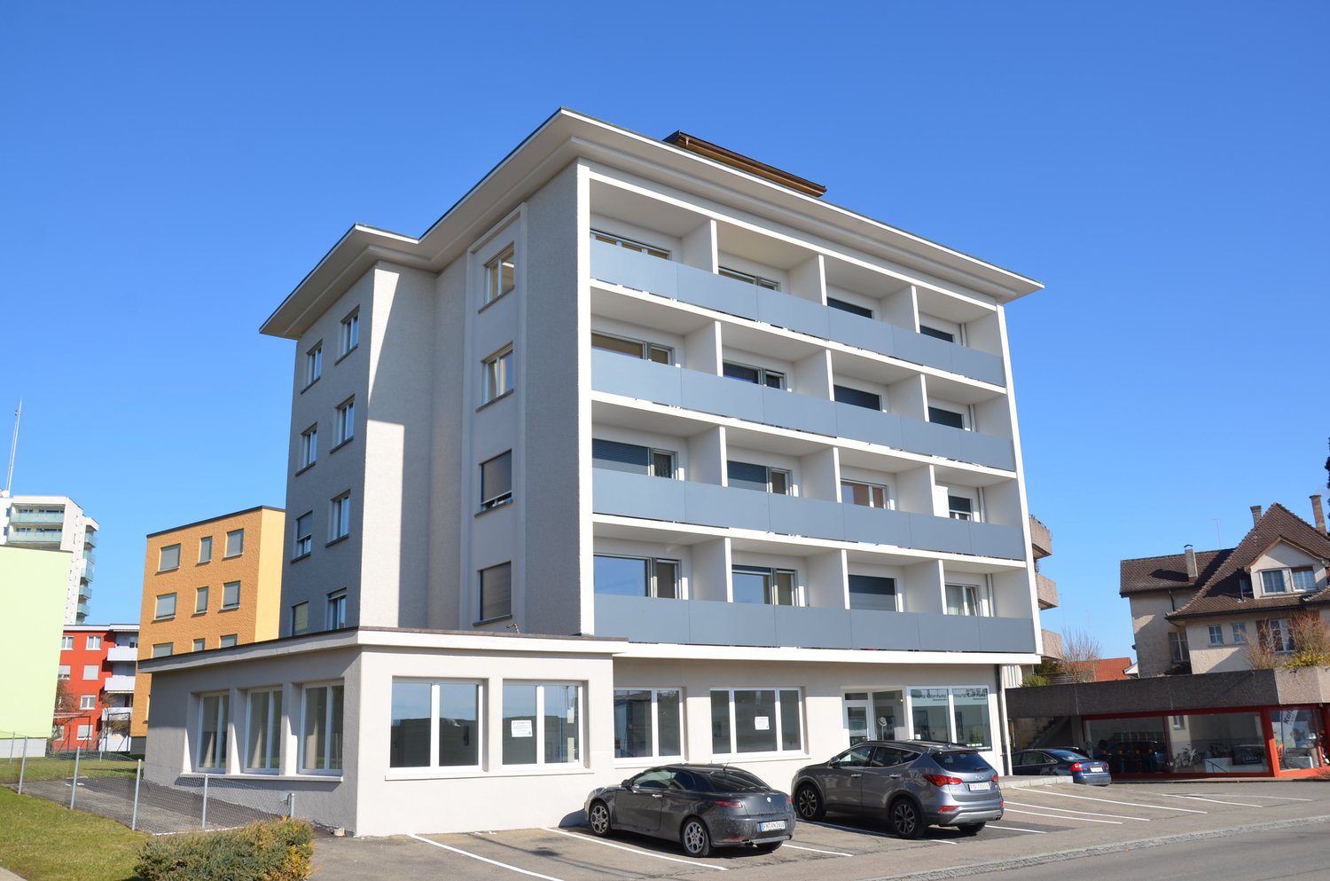Bild moderne 1.5-Zimmer-Wohnung mit Balkon und Lift im Haus an zentraler Lage